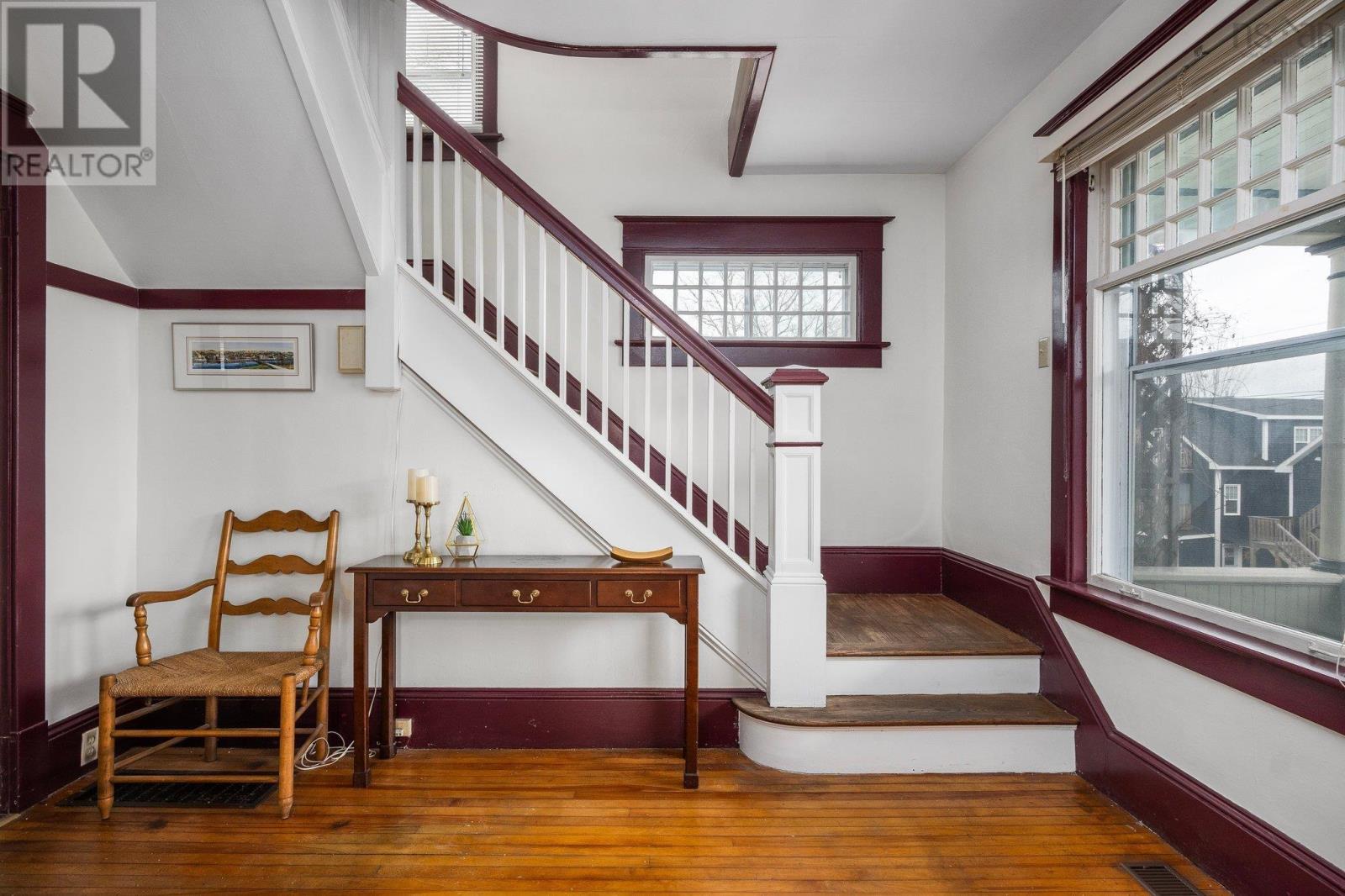 12 Prince Street, Bridgewater, Nova Scotia  B4V 1C6 - Photo 4 - 202505171