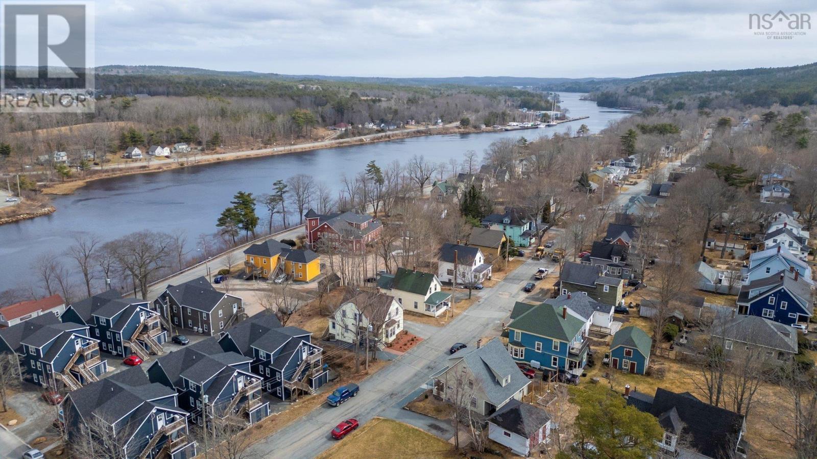 12 Prince Street, Bridgewater, Nova Scotia  B4V 1C6 - Photo 40 - 202505171