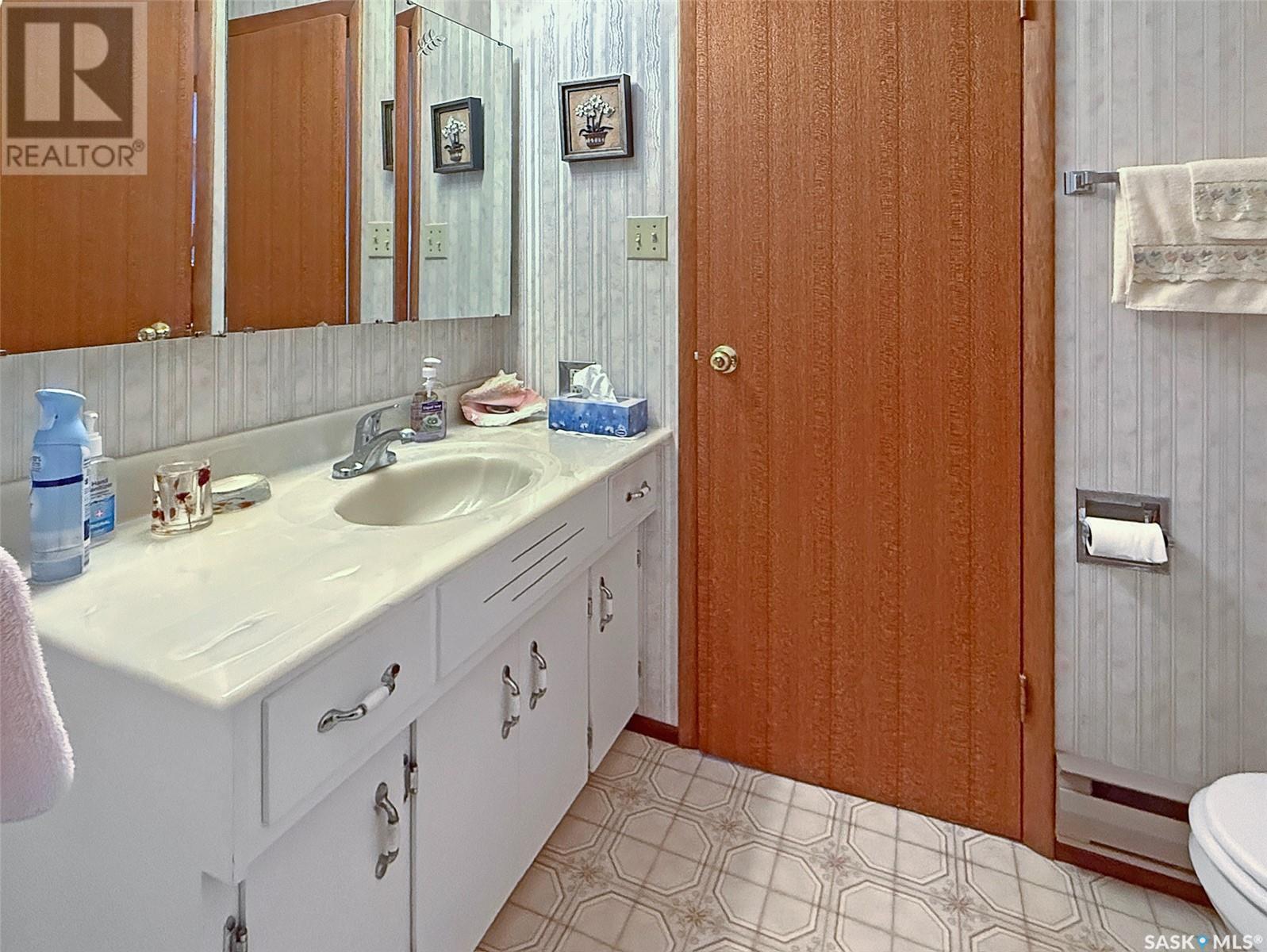 3 1187 Ashley Drive, Swift Current, Saskatchewan  S9H 1N4 - Photo 10 - SK998924