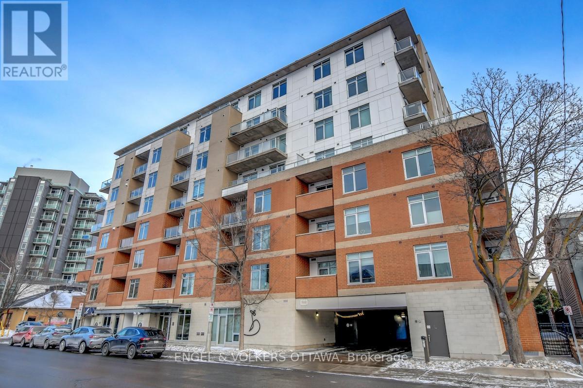 Property at 404 - 131 HOLLAND AVENUE image 1