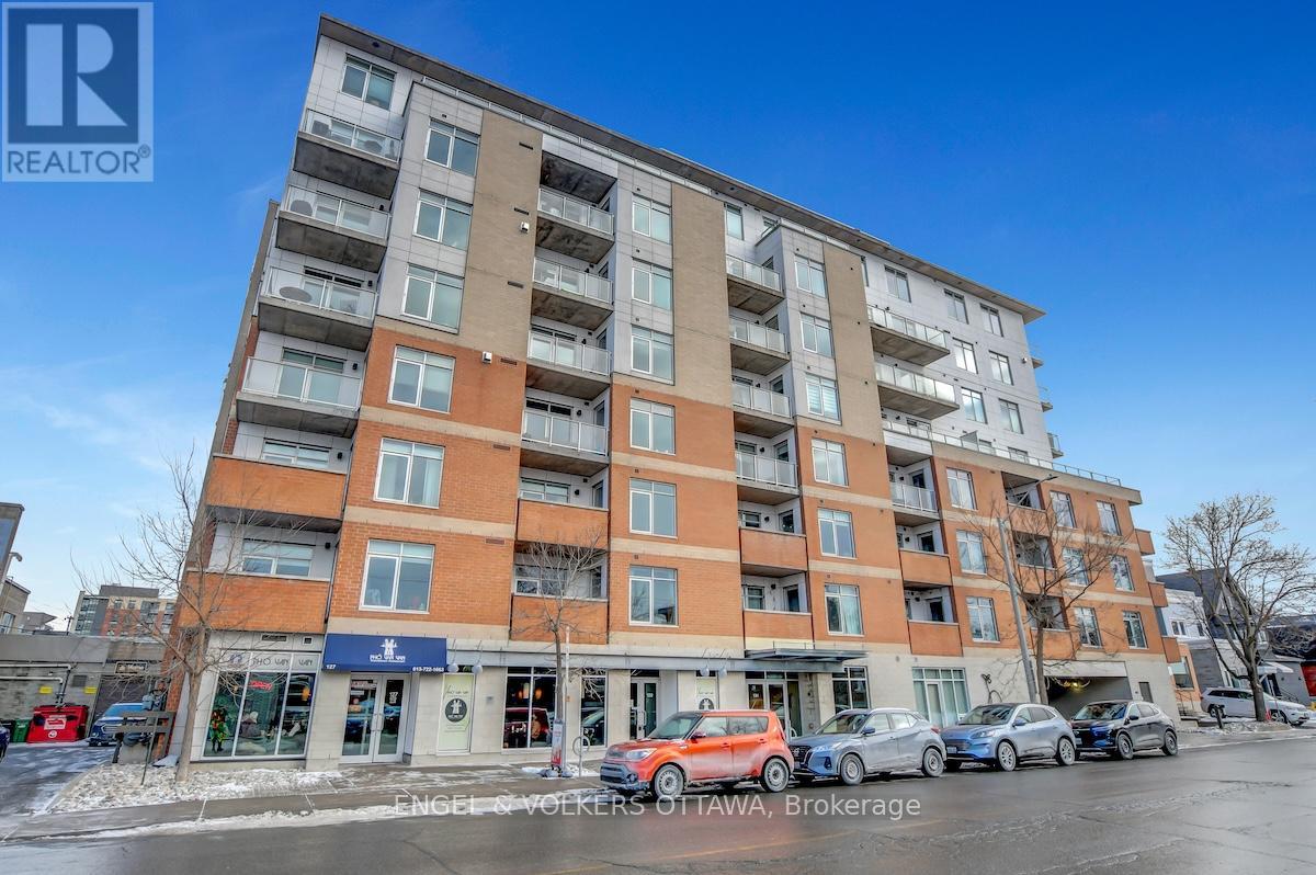 Property at 404 - 131 HOLLAND AVENUE image 2