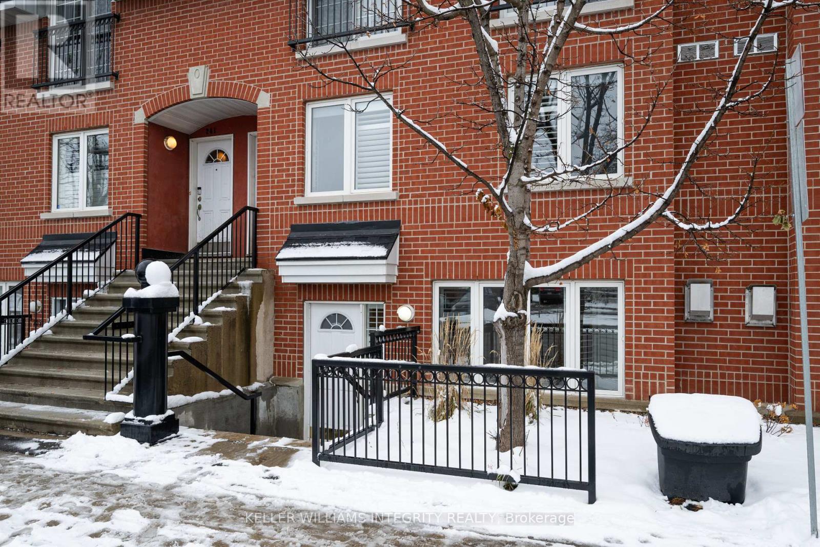 Property at 245 CUMBERLAND STREET image 4