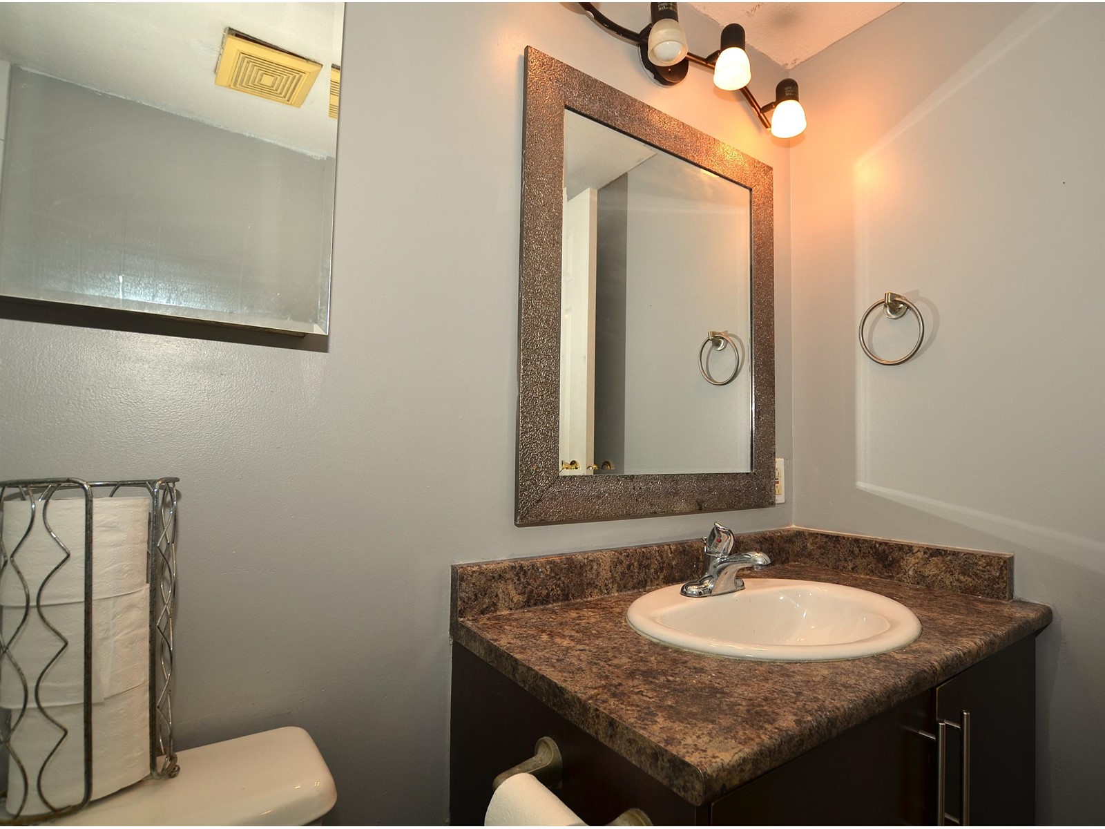 Property at 312 13501 96 AVENUE image 3