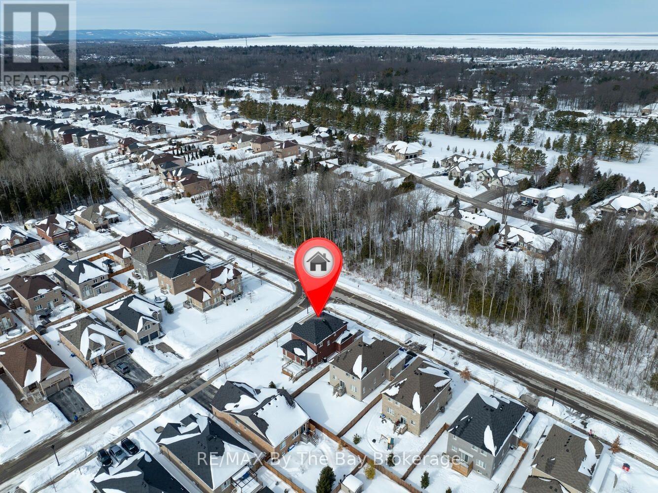 52 Pearl Street, Wasaga Beach, Ontario  L9Z 0G8 - Photo 42 - S12019668