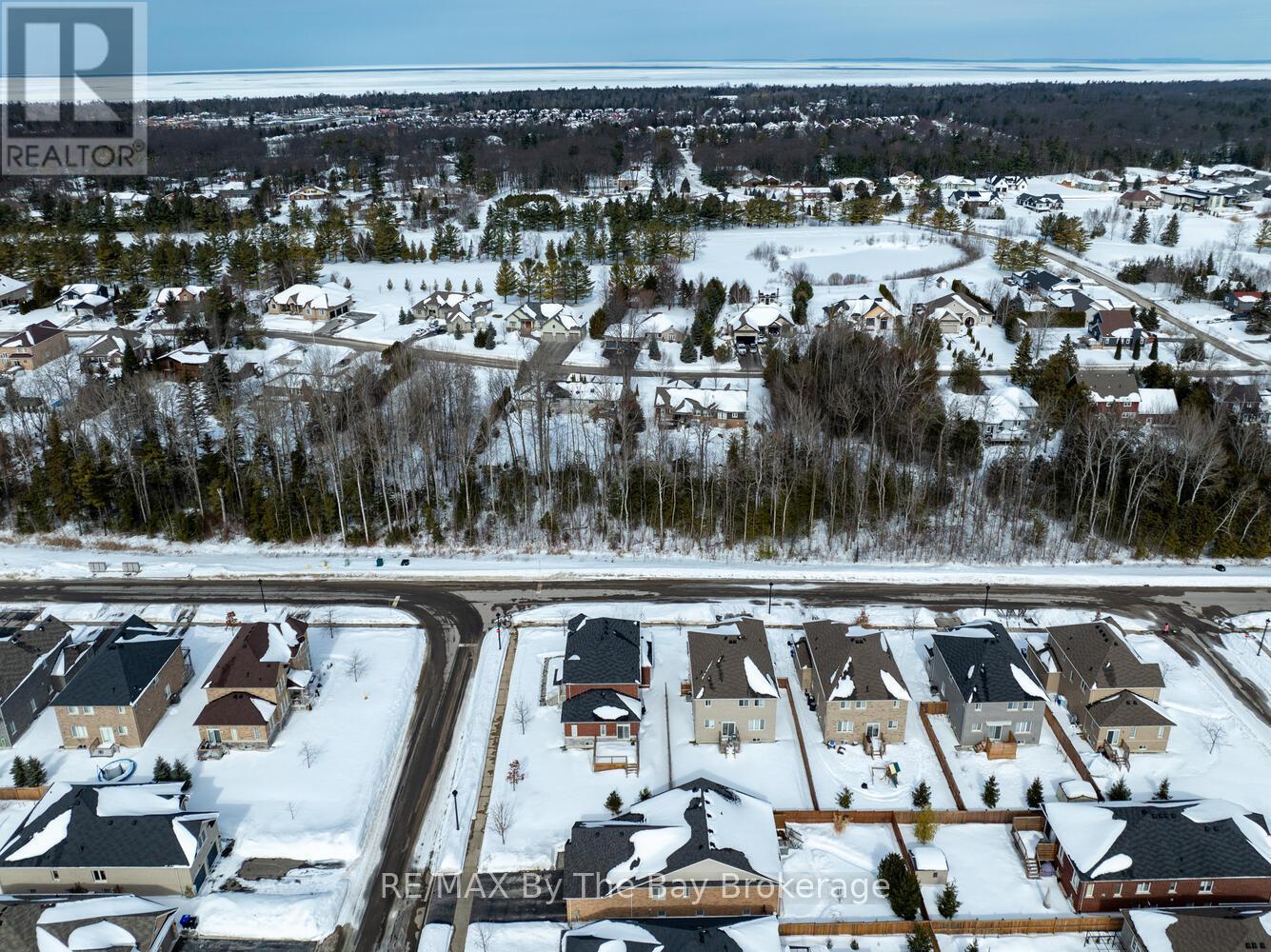 52 Pearl Street, Wasaga Beach, Ontario  L9Z 0G8 - Photo 46 - S12019668