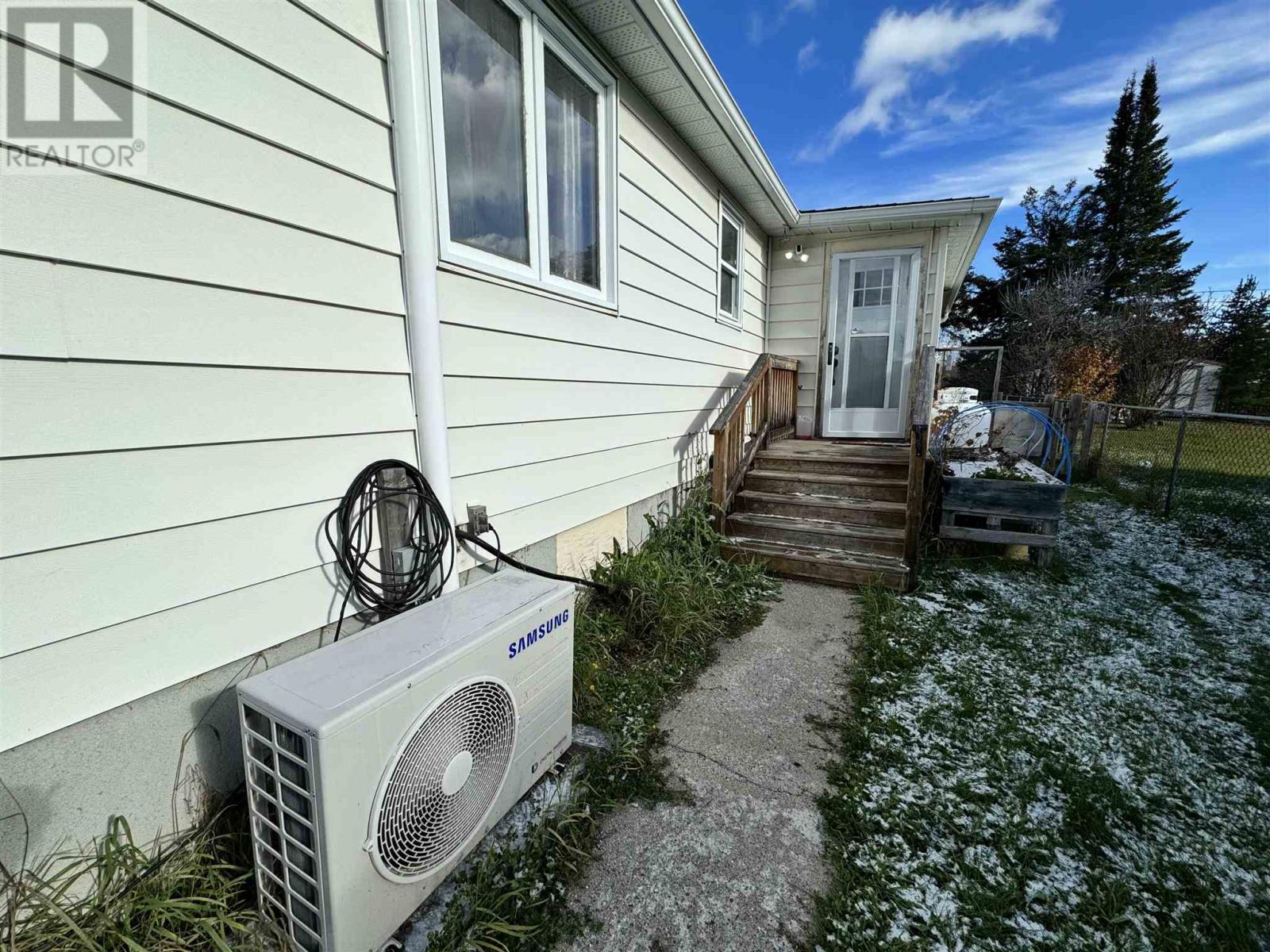 314 Ontario St, White River, Ontario  P0M 3G0 - Photo 3 - SM250496
