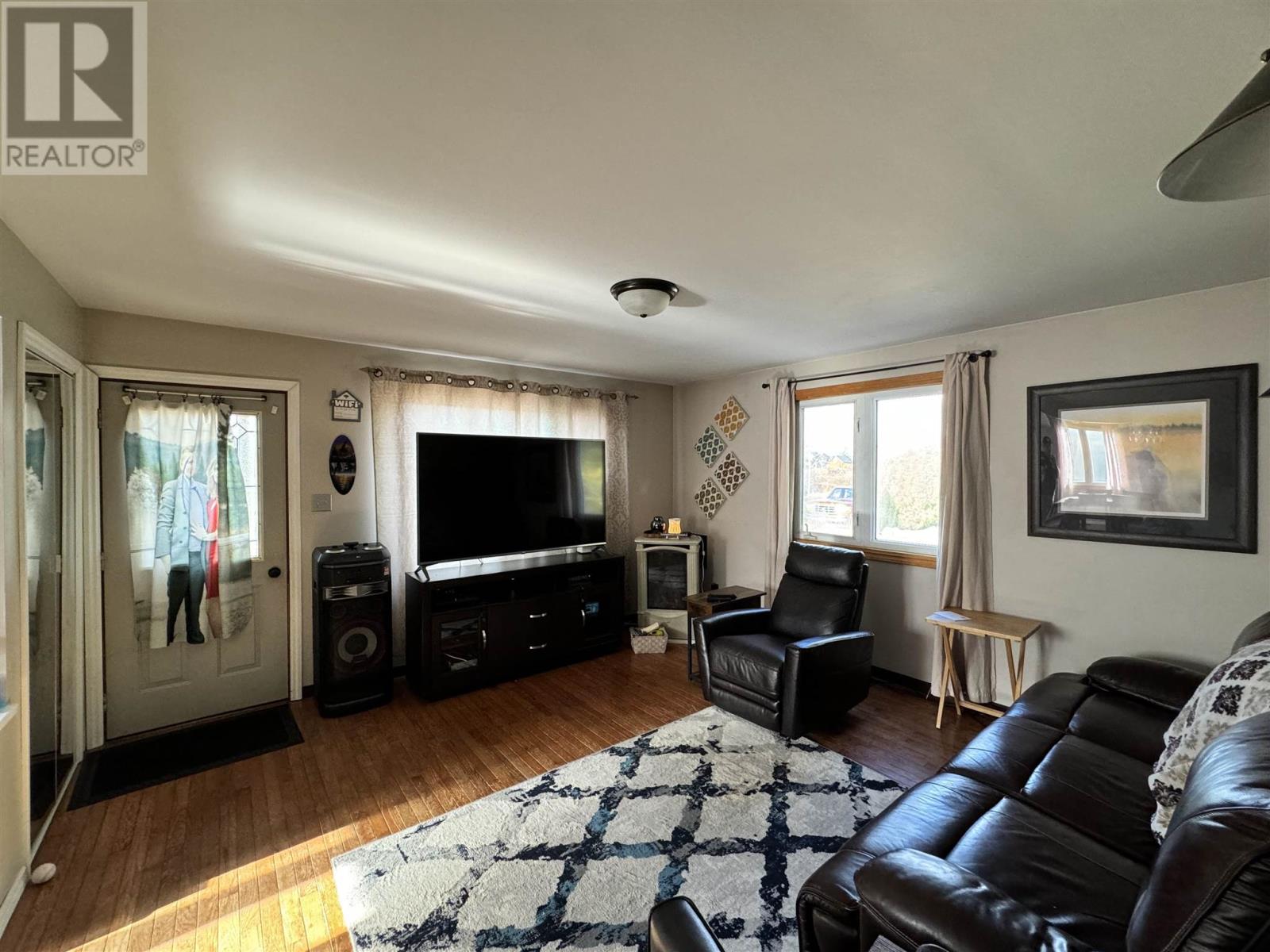 314 Ontario St, White River, Ontario  P0M 3G0 - Photo 5 - SM250496