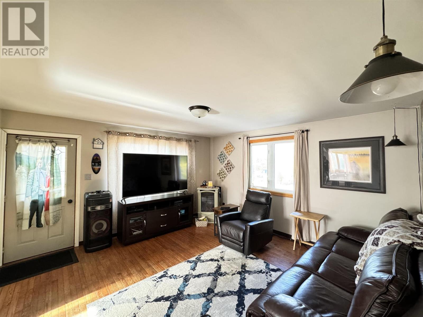314 Ontario St, White River, Ontario  P0M 3G0 - Photo 8 - SM250496