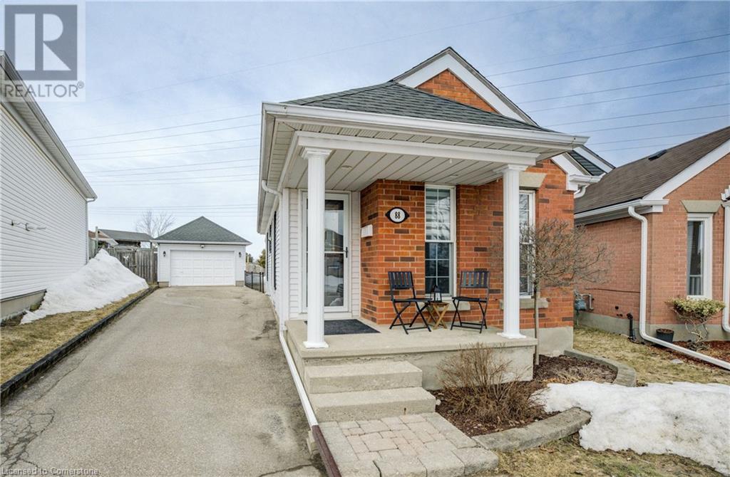 Property at 88 MILFOIL Crescent image 3