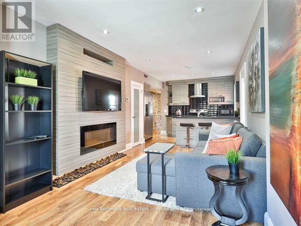 4 Belle Ayre Boulevard, Toronto, Ontario  M4S 2P7 - Photo 2 - C12025938