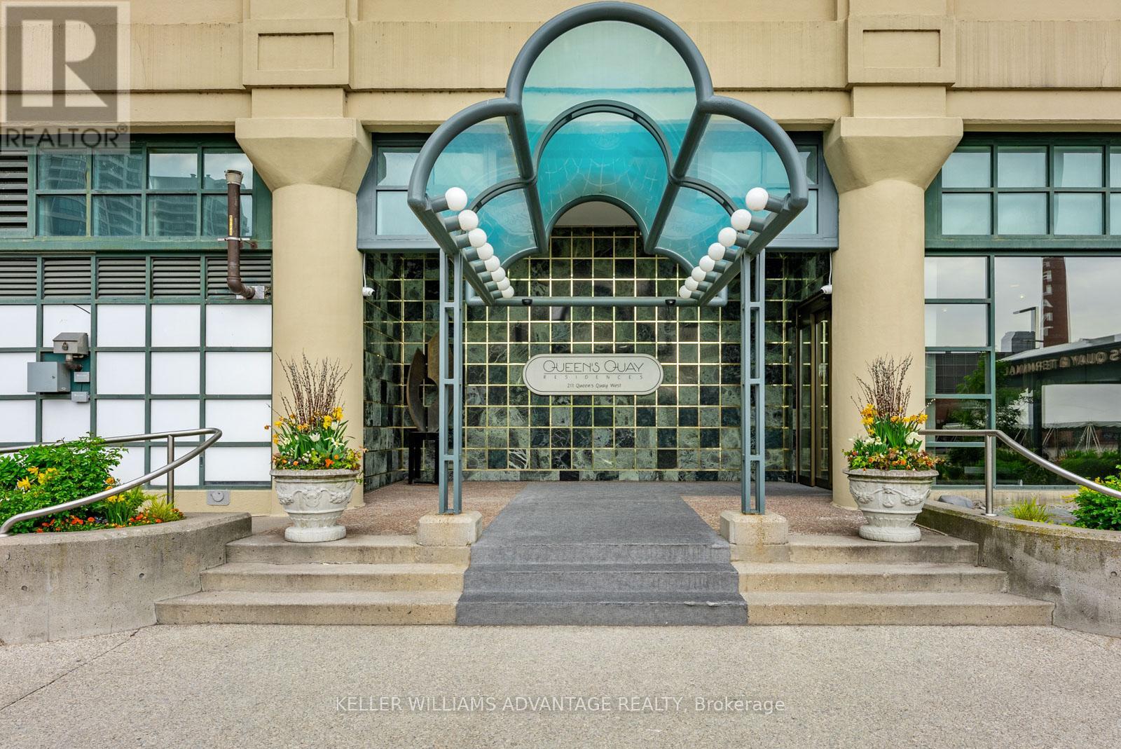 905/906 - 211 QUEENS QUAY W, Toronto, Ontario
