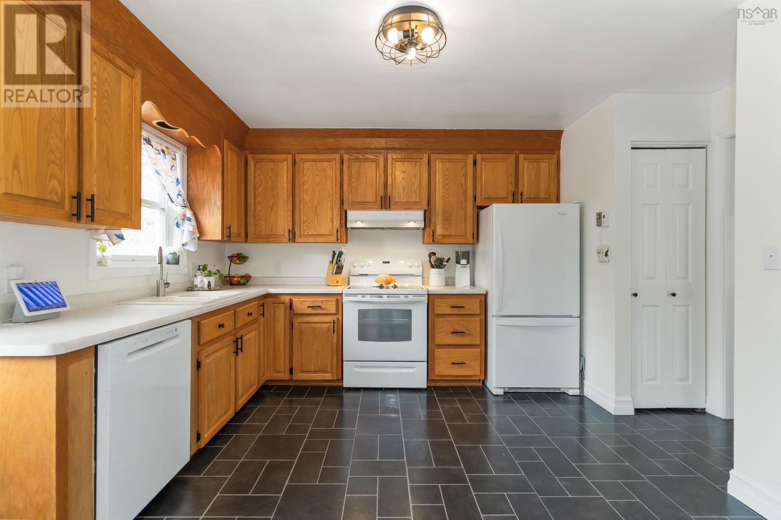 4 Cherry Lane, Bridgewater, Nova Scotia  B4V 3S3 - Photo 27 - 202505168