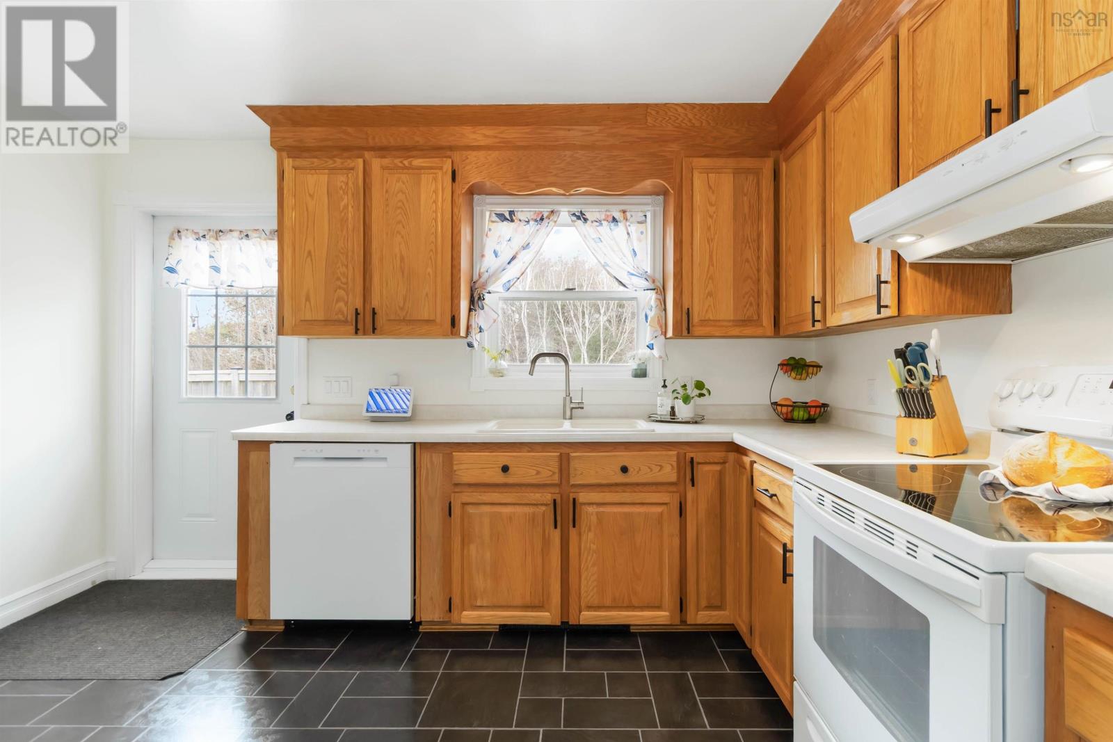 4 Cherry Lane, Bridgewater, Nova Scotia  B4V 3S3 - Photo 28 - 202505168