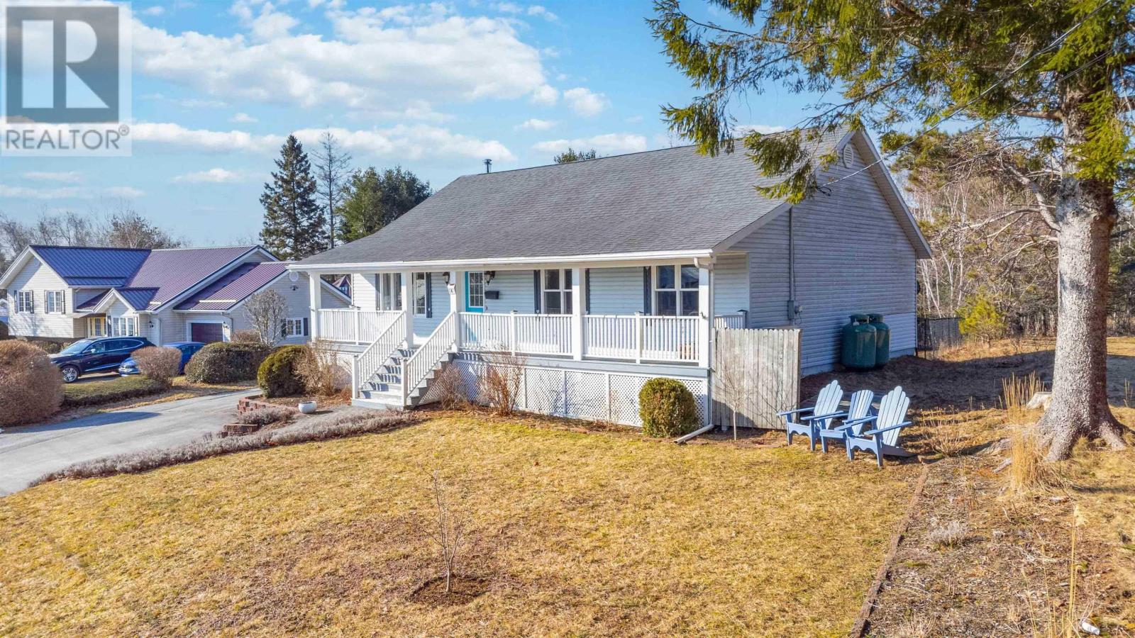 4 Cherry Lane, Bridgewater, Nova Scotia  B4V 3S3 - Photo 6 - 202505168