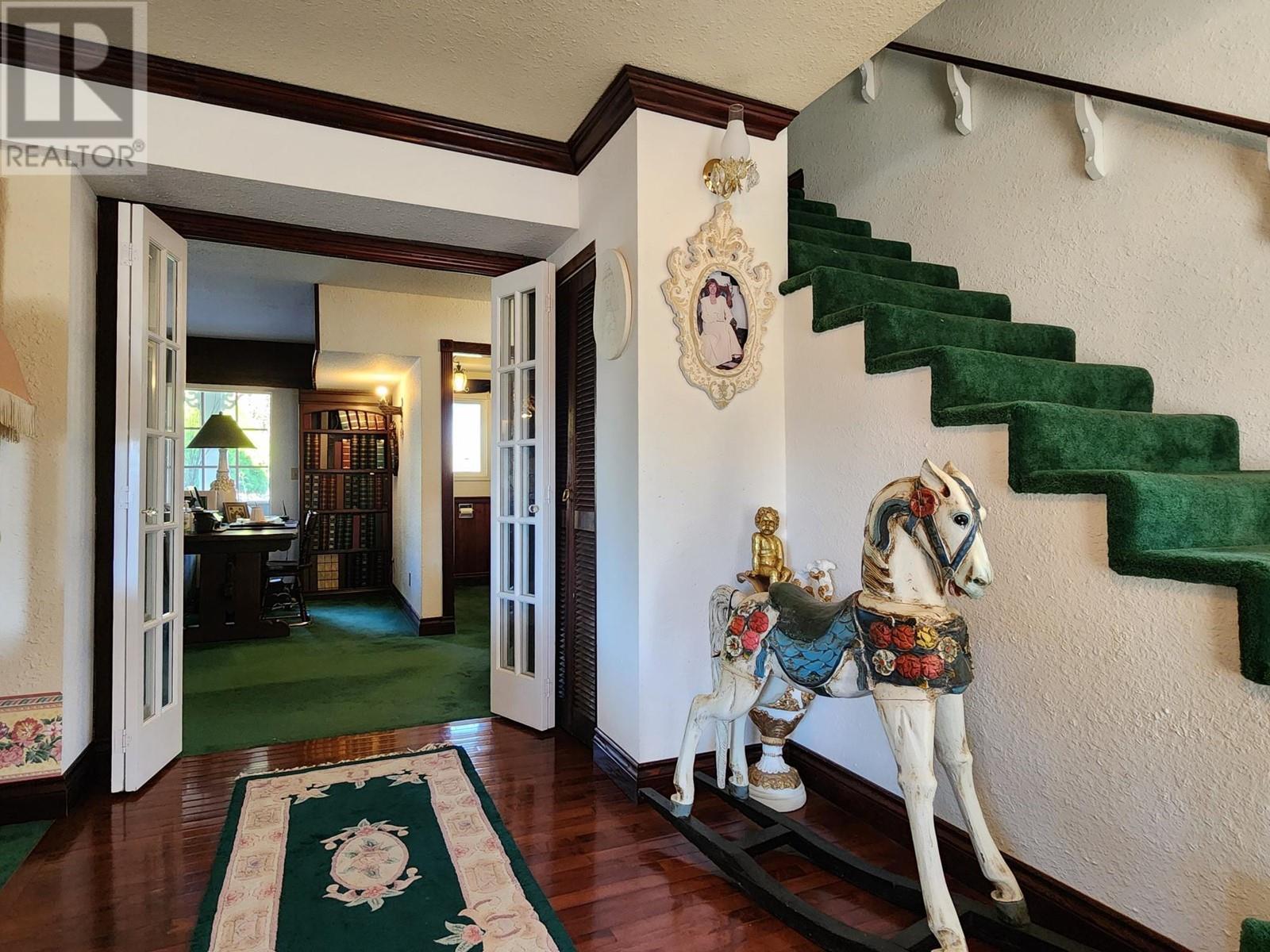 Property at 278 CLIFF Crescent image 2