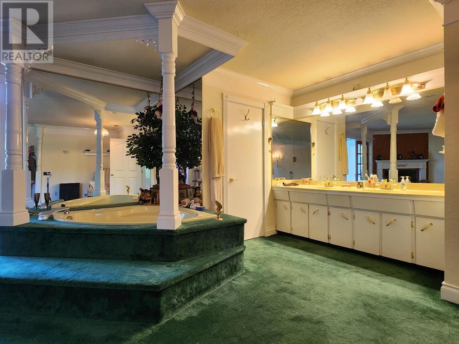 Property at 278 CLIFF Crescent image 3