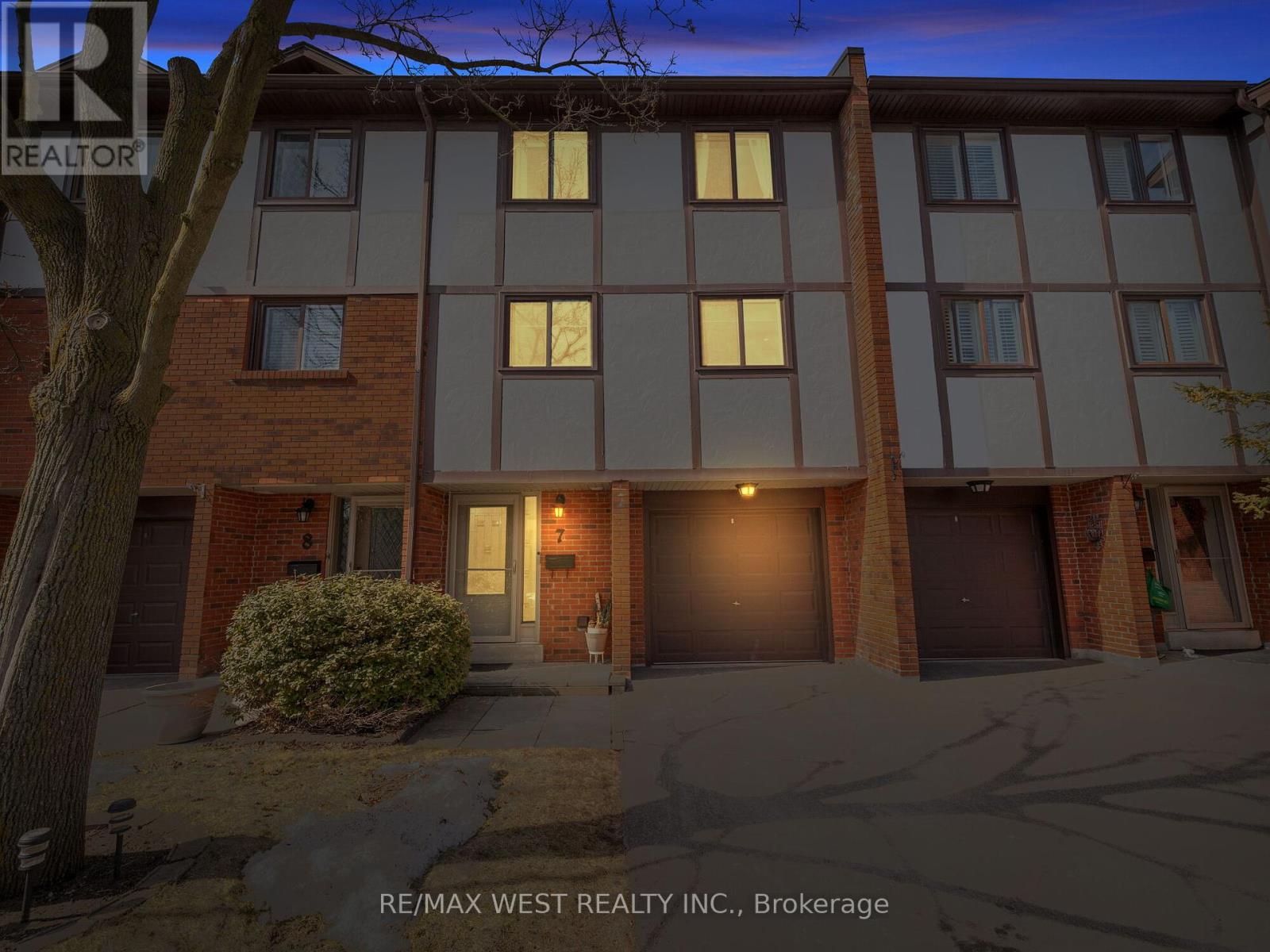 Property at 7 - 4165 FIELDGATE DRIVE image 4