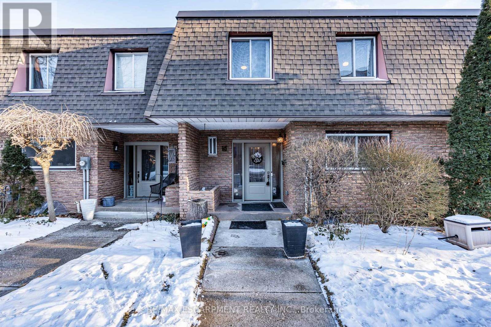 Property at 5 - 684 DYNES ROAD image 1