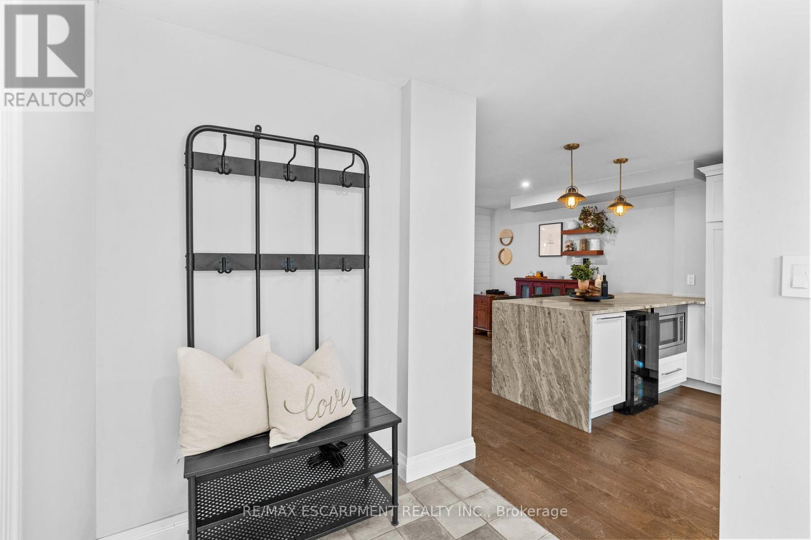 Property at 5 - 684 DYNES ROAD image 3