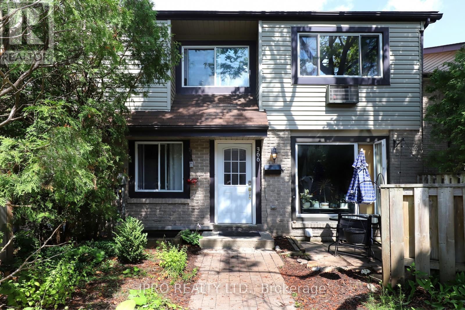 366 Scottsdale Drive, Guelph, Ontario  N1G 2Z8 - Photo 1 - X12025928