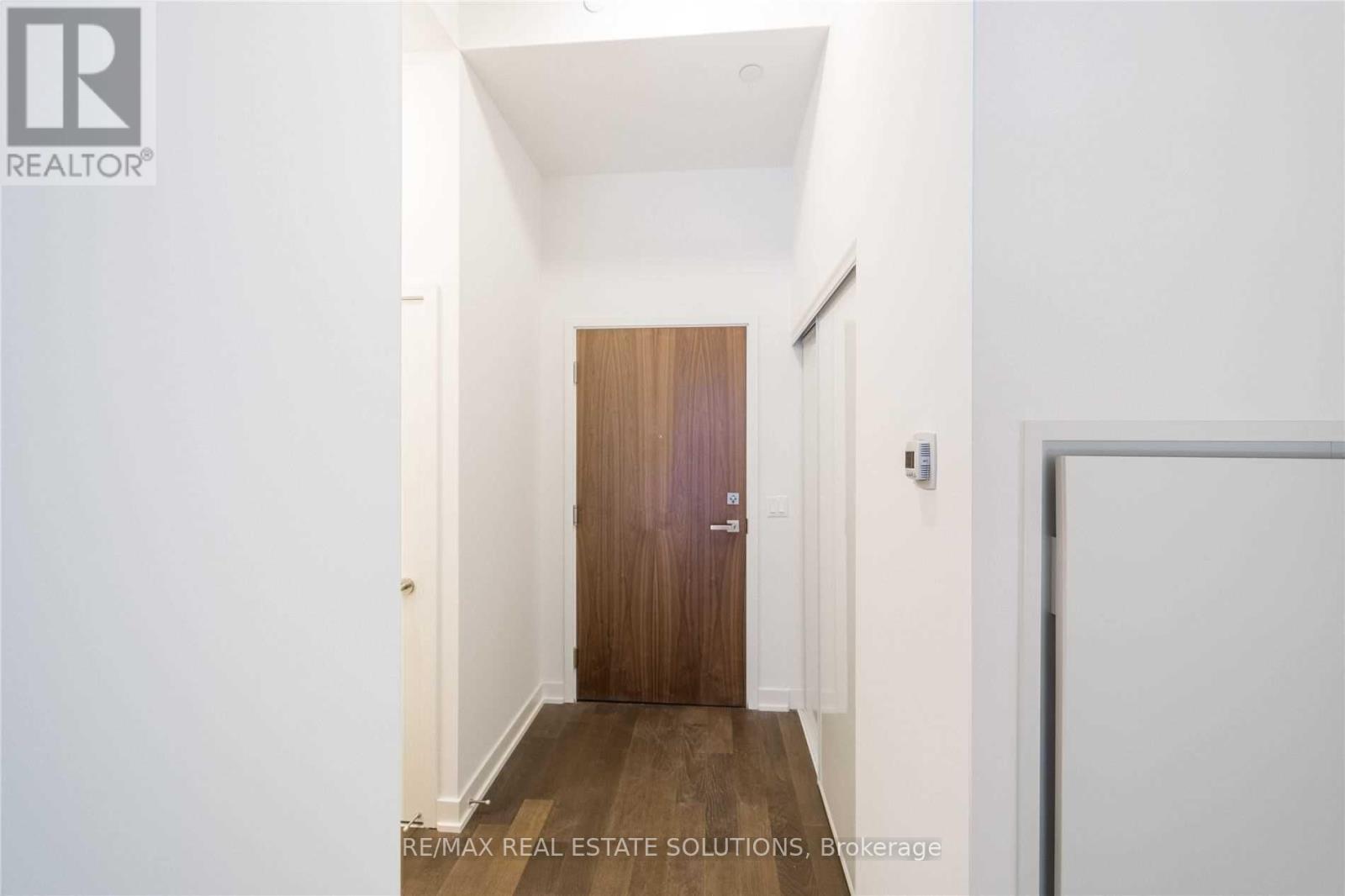 512 - 15 Baseball Place, Toronto, Ontario  M4M 0E6 - Photo 2 - E12026051