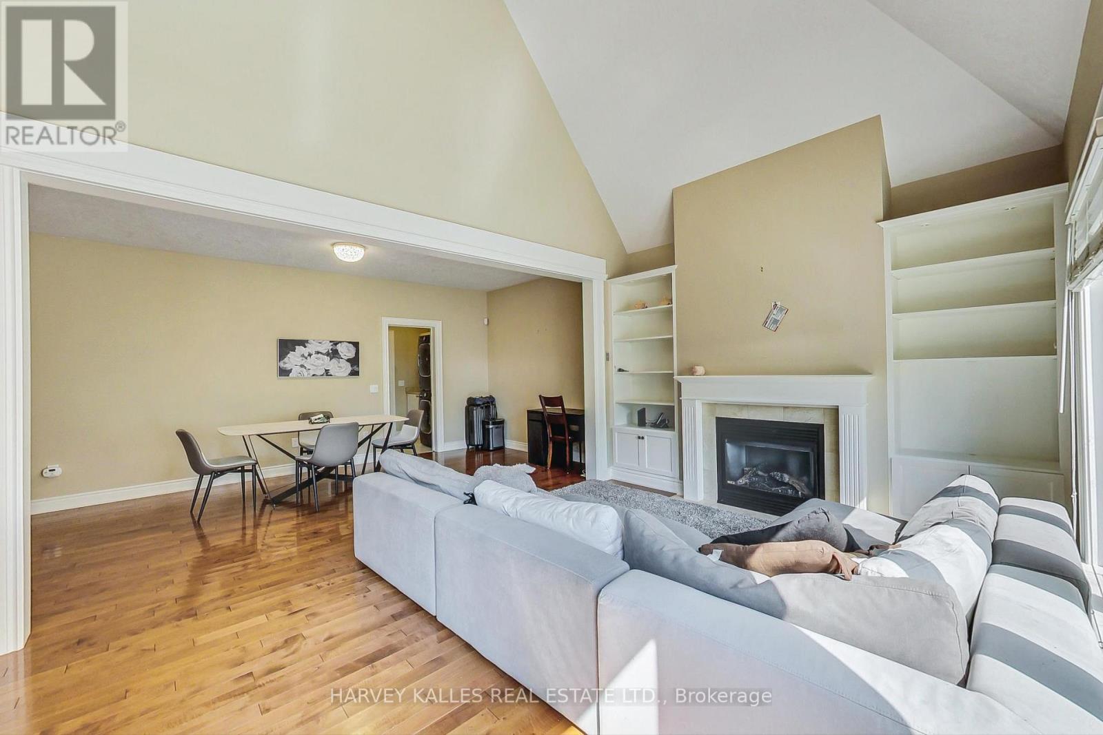 Property at 22 - 5 INVERMARA COURT image 5