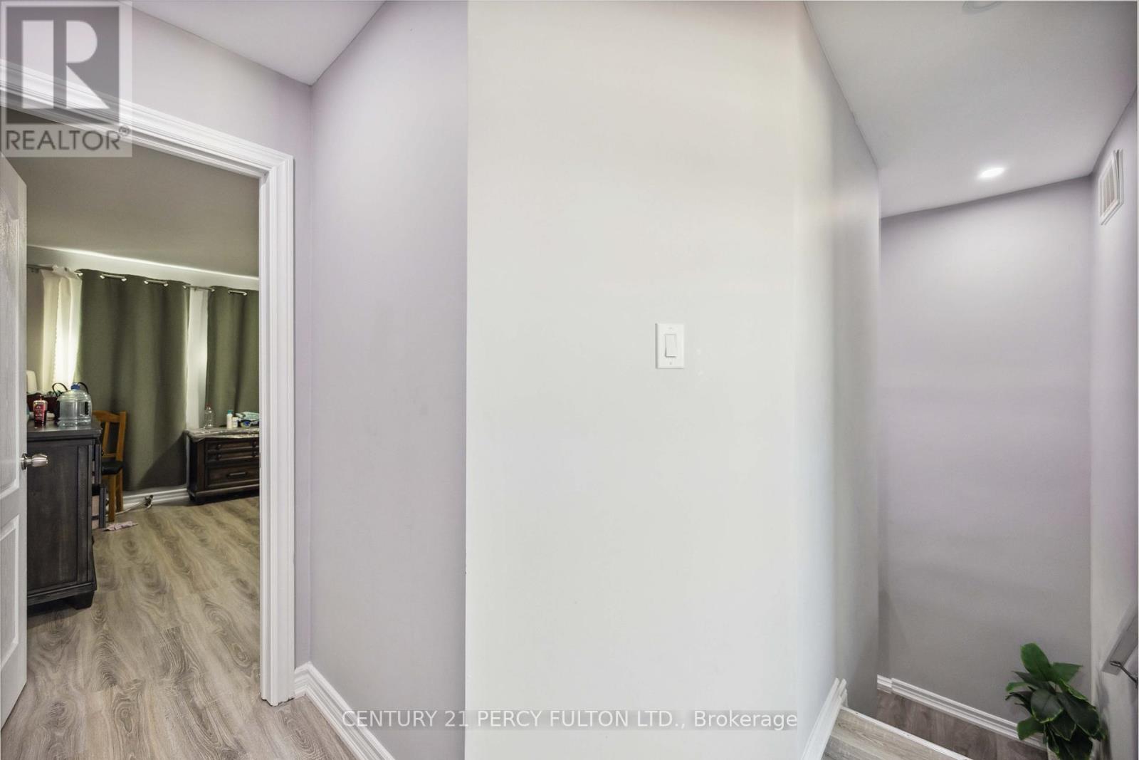 47 Woolenscote Circle, Toronto, Ontario  M9V 4R6 - Photo 23 - W12021874
