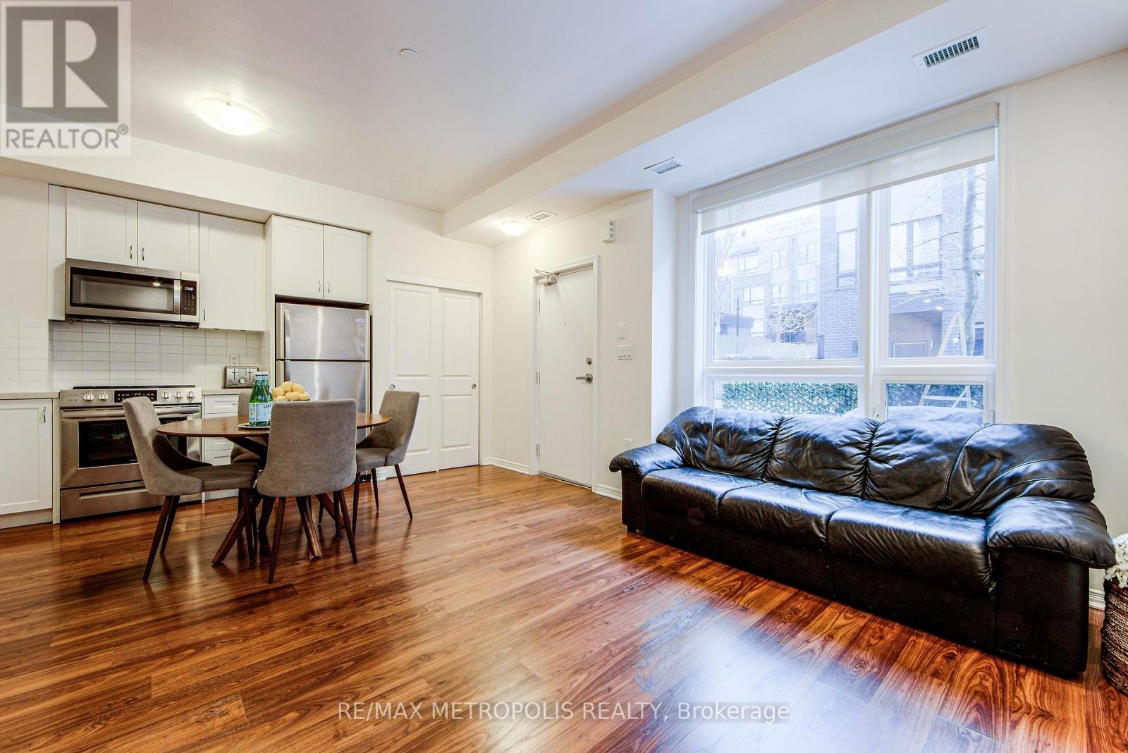 Property at 106 - 1130 BRIAR HILL AVENUE image 3