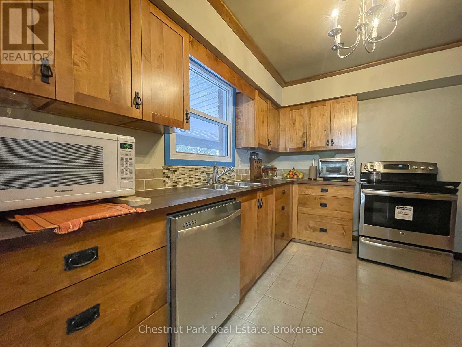 542310 Concession 14 Ndr, West Grey, Ontario  N0G 1R0 - Photo 6 - X12026135