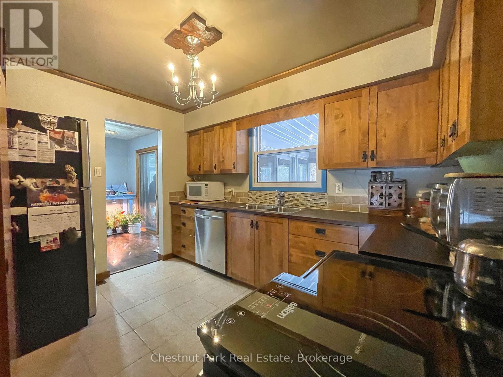 542310 Concession 14 Ndr, West Grey, Ontario  N0G 1R0 - Photo 8 - X12026135