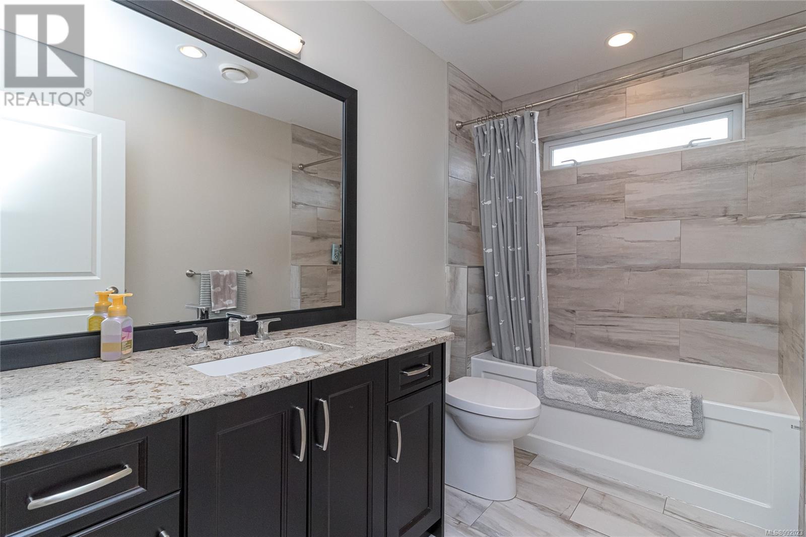 1850 El Sereno Dr, Saanich, British Columbia  V8N 2S5 - Photo 43 - 992023