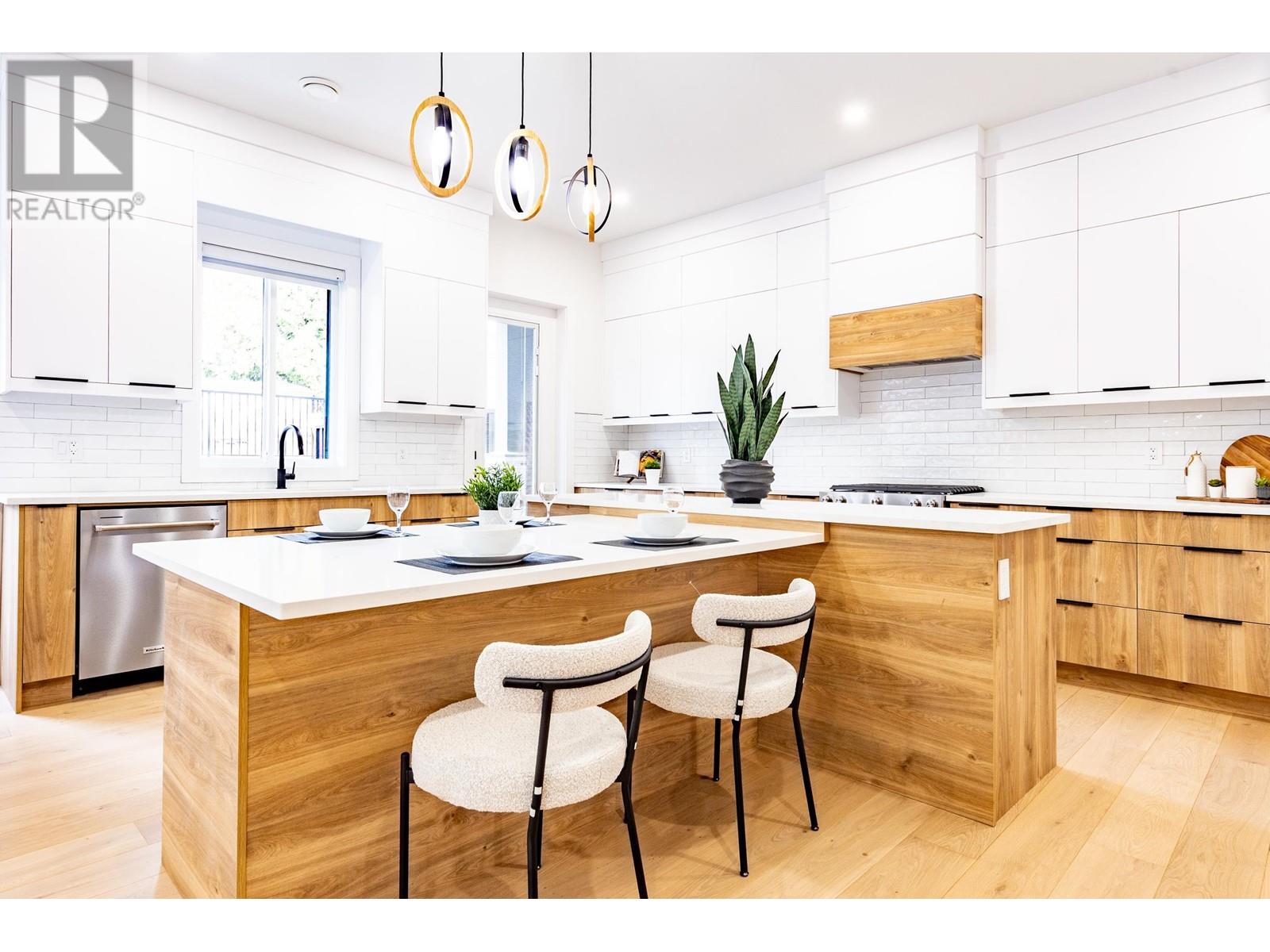Property at 103 941 DANSEY AVENUE image 3
