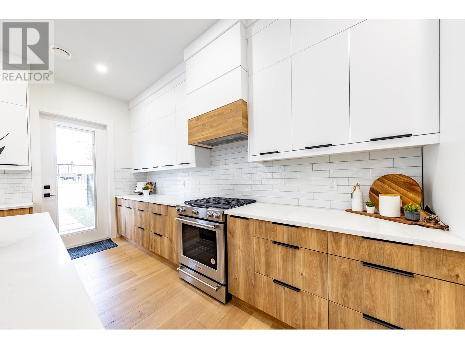 Property at 103 941 DANSEY AVENUE image 4