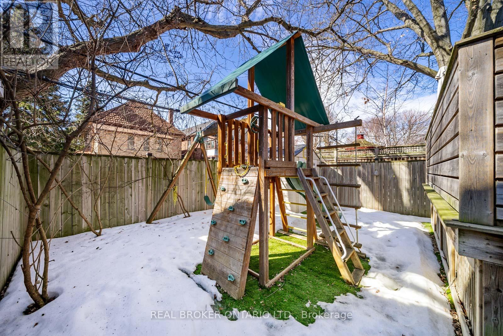 194 Lee Avenue, Toronto, Ontario  M4E 2P3 - Photo 27 - E12026145