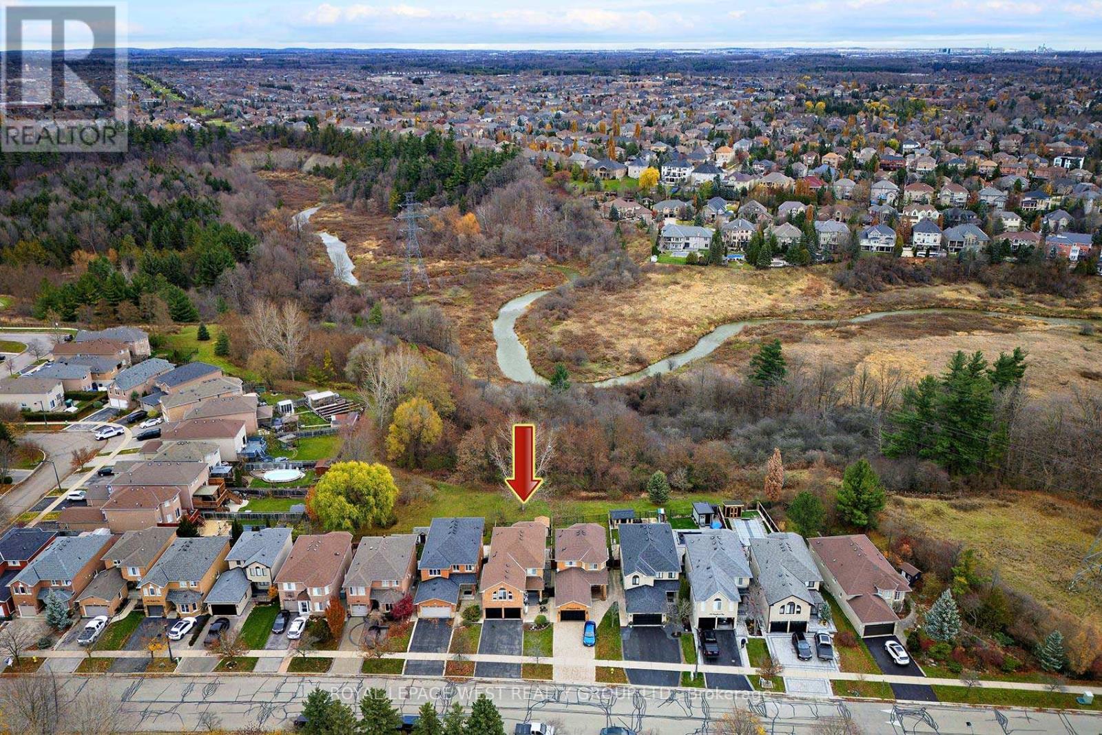 Property at 370 ROYALPARK WAY image 2