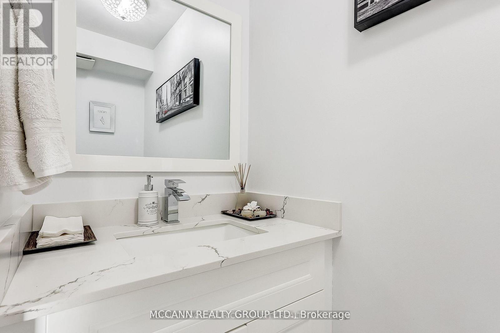 Property at 93 REVELSTOKE CRESCENT image 4