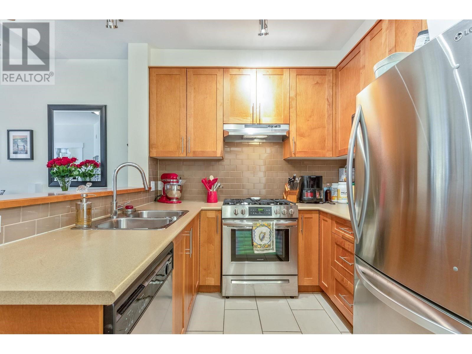 101 4883 Maclure Mews, Vancouver, British Columbia  V6J 5M8 - Photo 7 - R2976401
