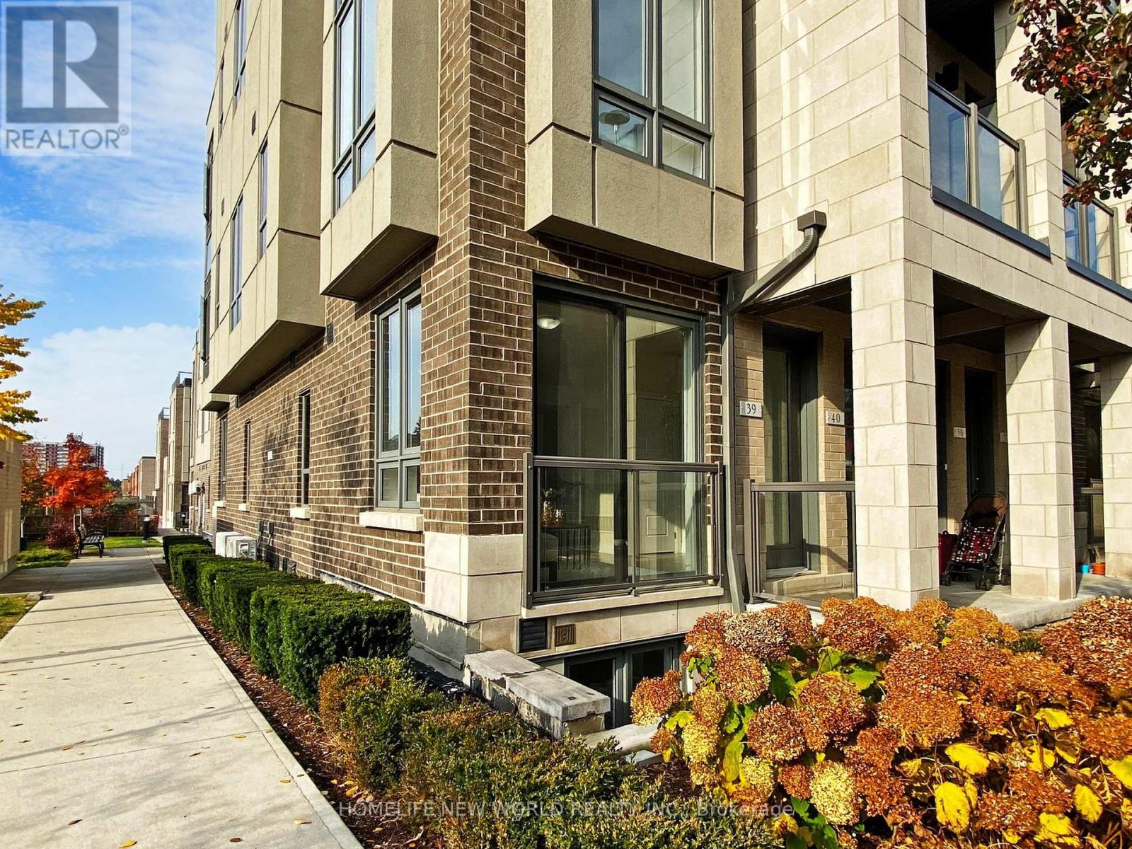 Property at 39 - 717 LAWRENCE AVENUE W image 3
