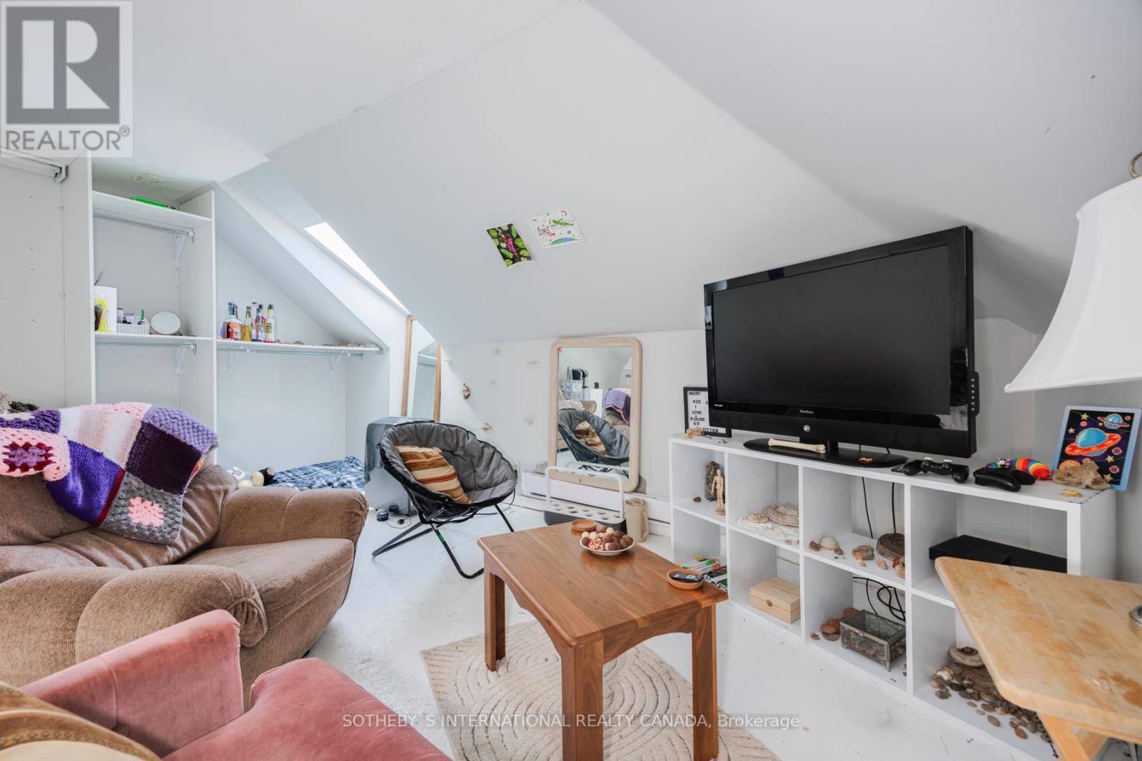 Property at 82 DURHAM STREET W image 5