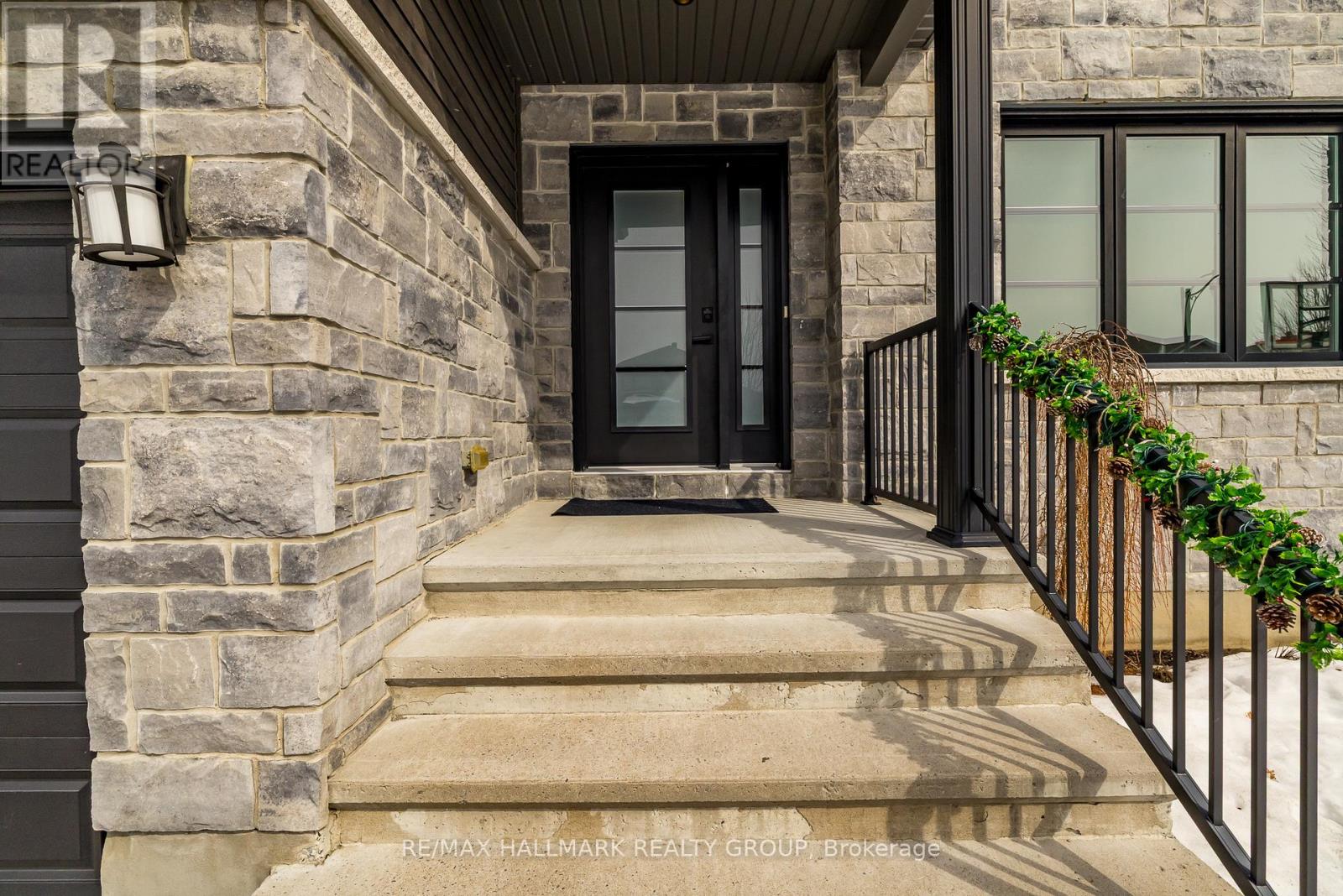Property at 87 COBBLESTONE DRIVE image 2