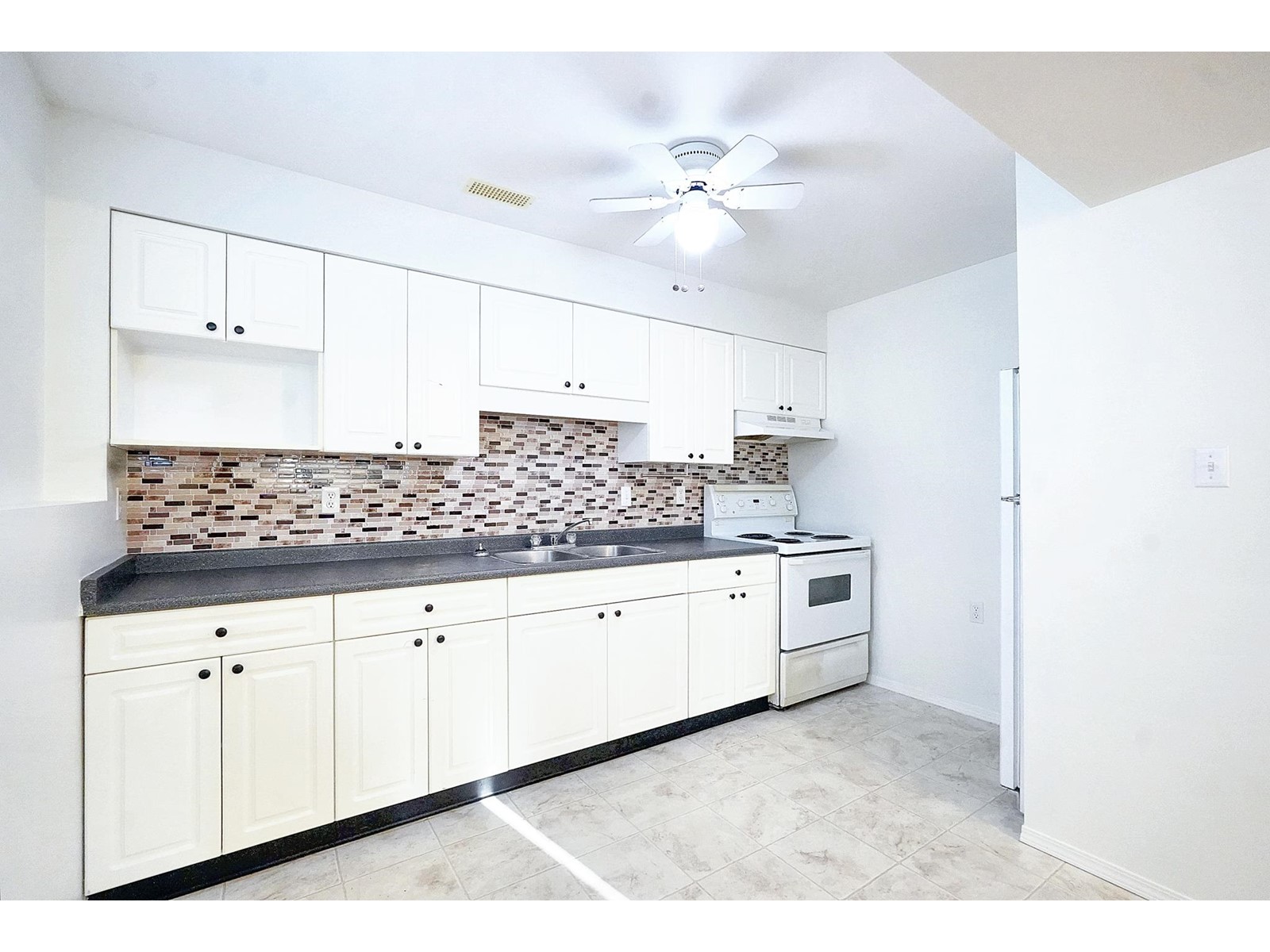 3722 197a Street, Langley, British Columbia  V3A 1B7 - Photo 11 - R2978950