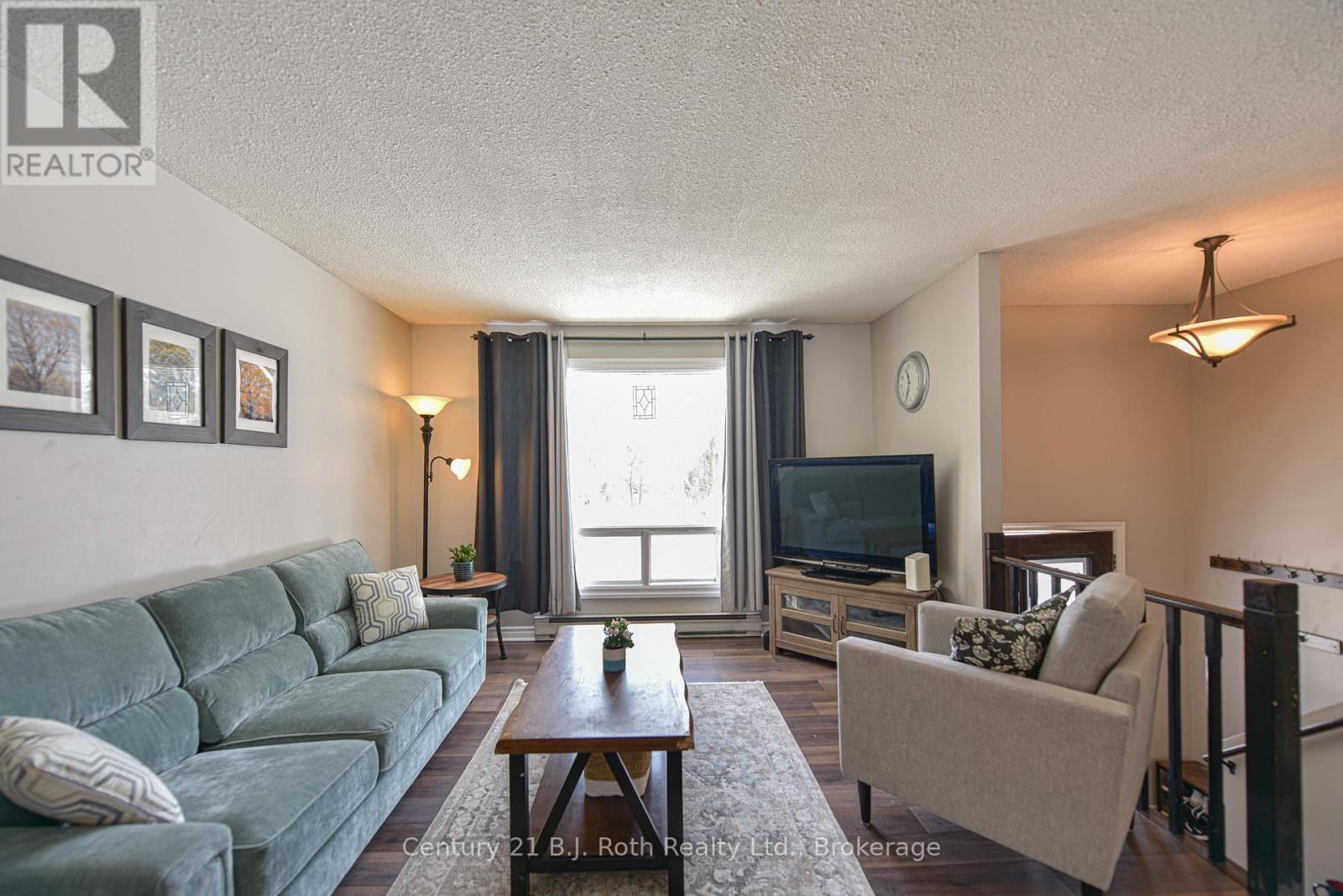 10 Conder Drive, Oro-Medonte, Ontario  L0K 1E0 - Photo 6 - S12026310
