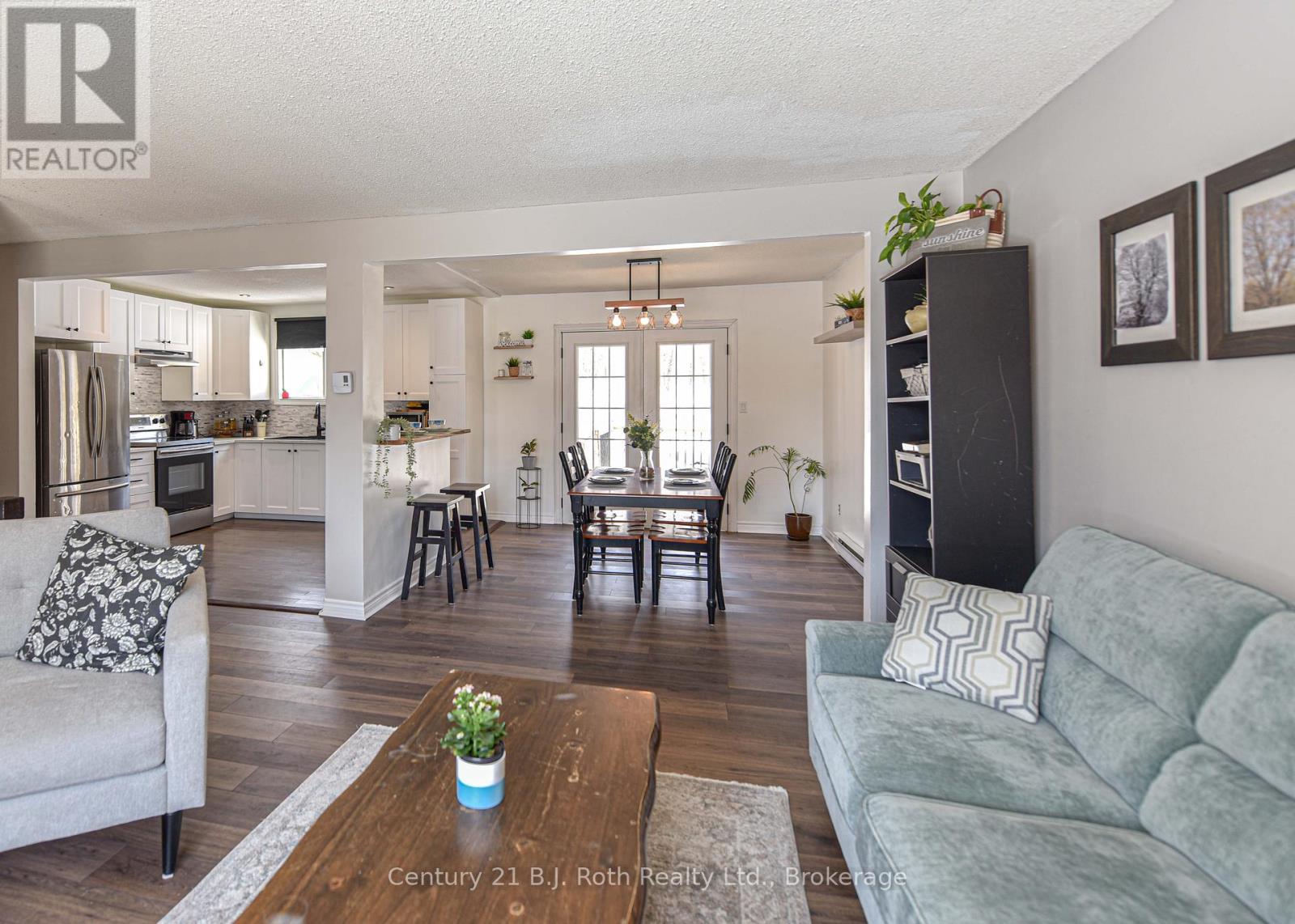 10 Conder Drive, Oro-Medonte, Ontario  L0K 1E0 - Photo 7 - S12026310