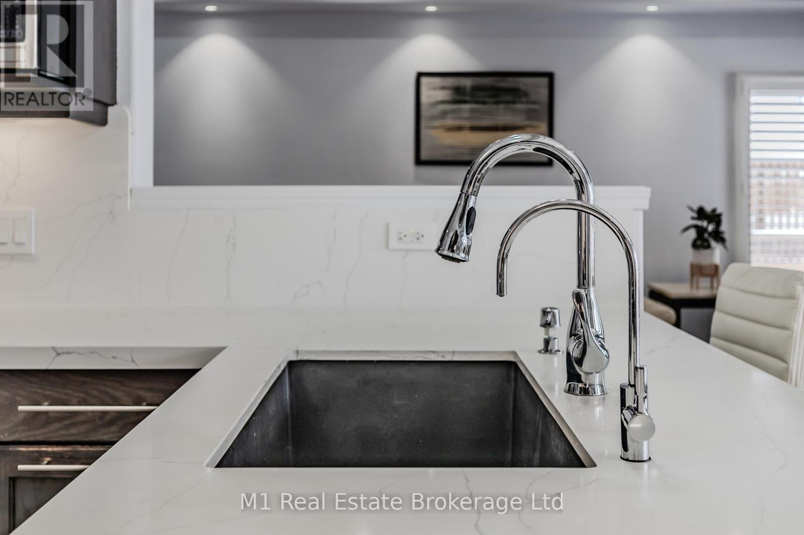 59 Netherwood Road, Kitchener, Ontario  N2P 0E4 - Photo 11 - X12026347