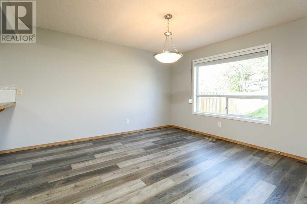 315 Heritage Crescent W, Lethbridge, Alberta  T1K 6V9 - Photo 11 - A2195179