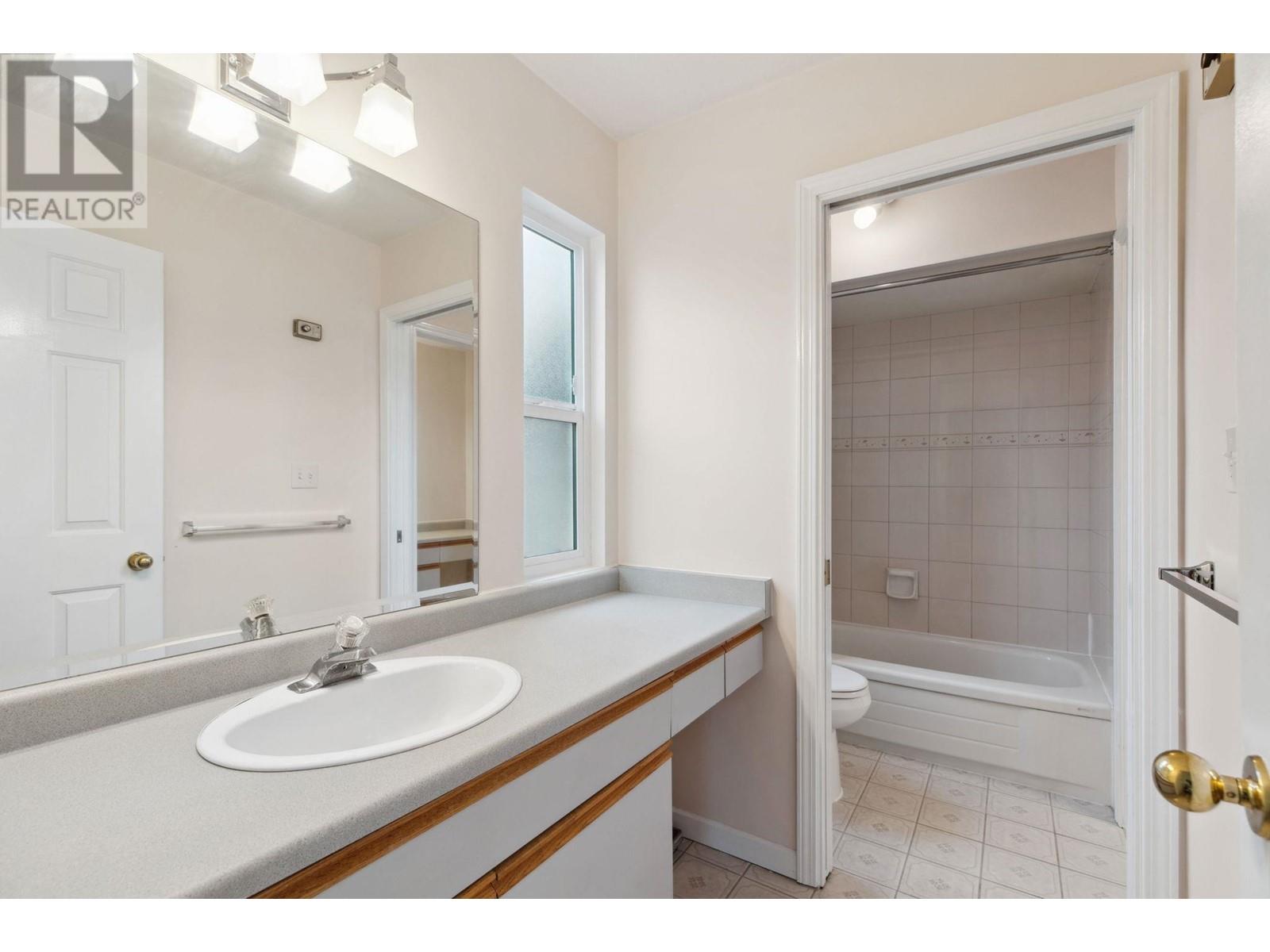 8250 Lakefield Drive, Burnaby, British Columbia  V5E 4G7 - Photo 20 - R2978804
