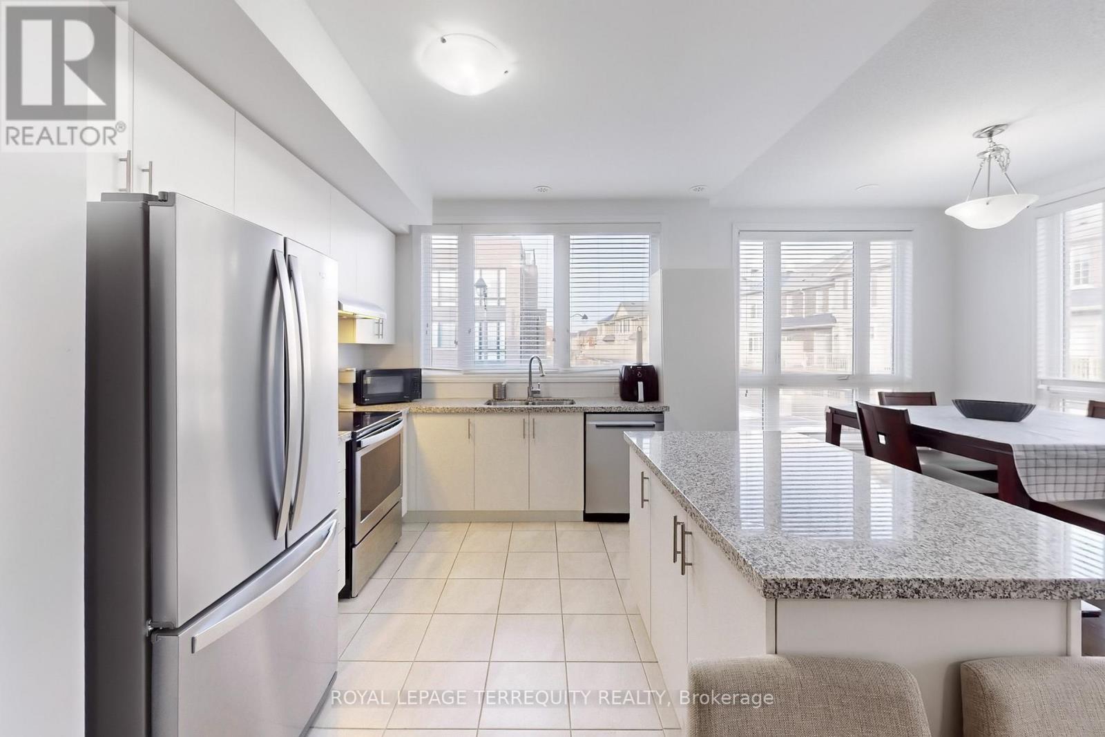 3031 Cascade Common, Oakville, Ontario  L6H 0R8 - Photo 11 - W12026295
