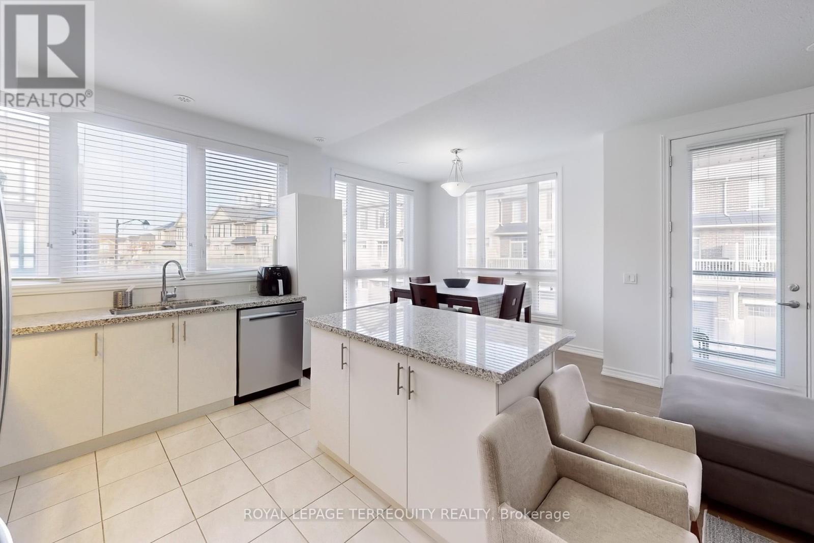 3031 Cascade Common, Oakville, Ontario  L6H 0R8 - Photo 12 - W12026295