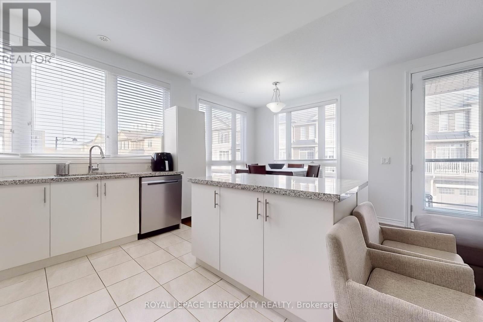 3031 Cascade Common, Oakville, Ontario  L6H 0R8 - Photo 14 - W12026295