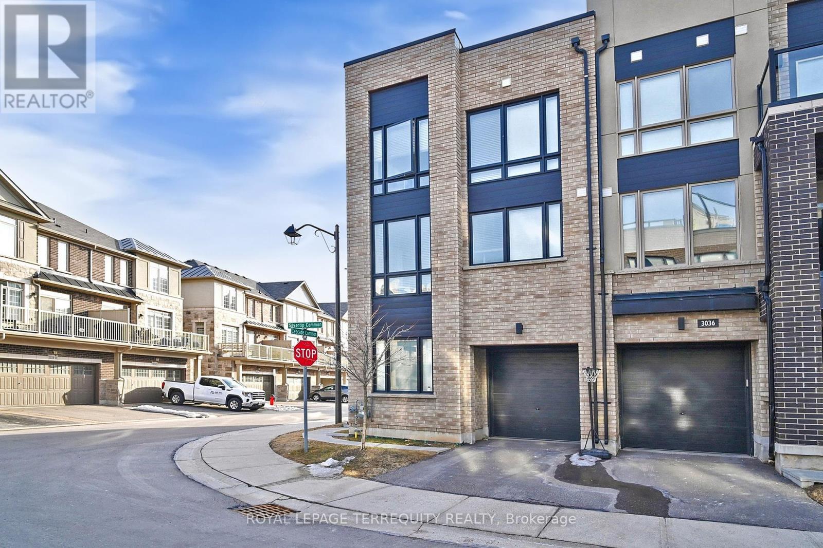 3031 Cascade Common, Oakville, Ontario  L6H 0R8 - Photo 3 - W12026295